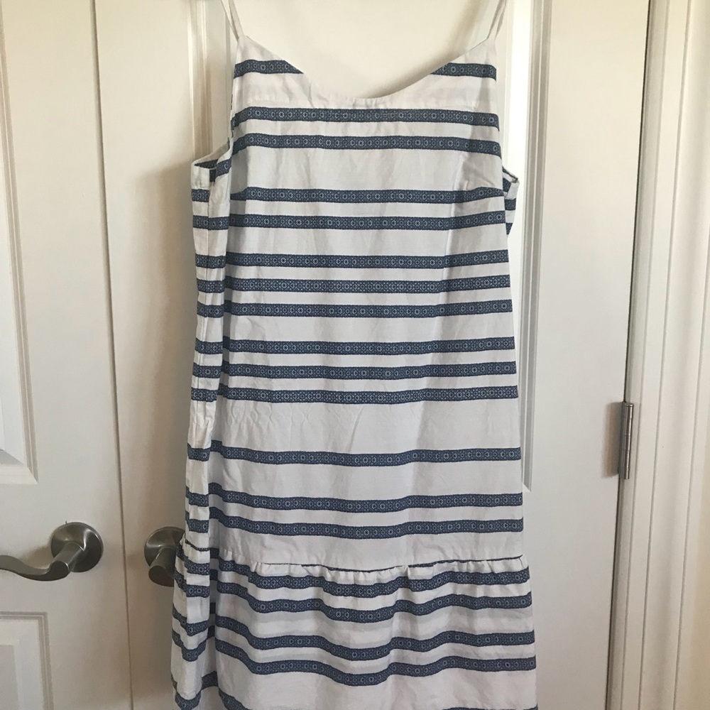 Gap ruffle hem dress